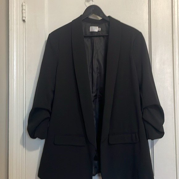 NWT Black Blazer - Picture 3 of 3